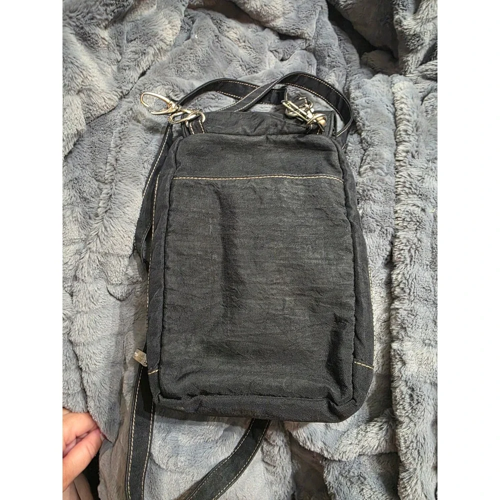 Baggallini Black Nylon Crossbody Travel Bag Multi Pocket Organizer Messenger